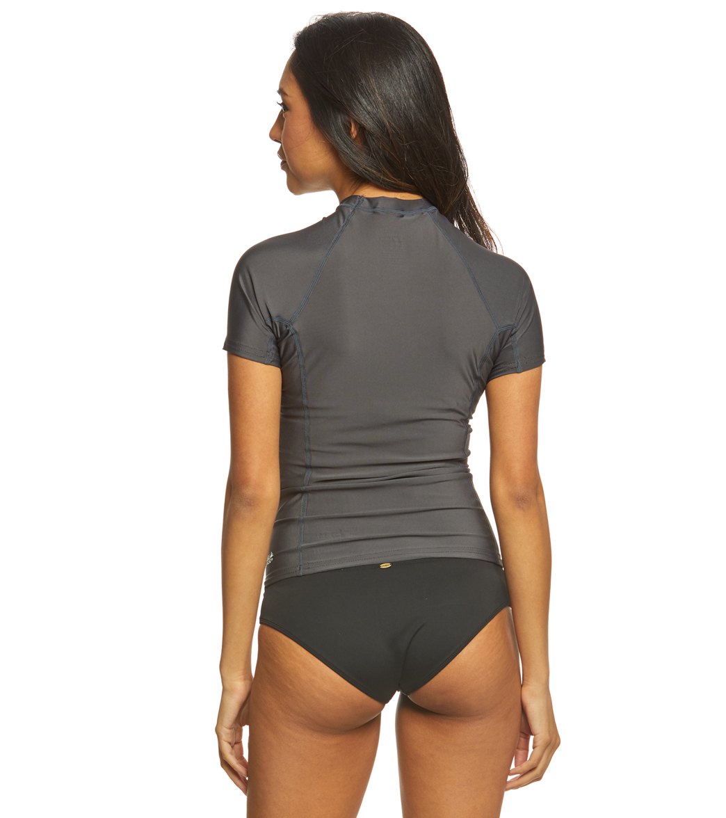 O'Neill Women's Basic Skins Short Sleeve Crew Rashguard