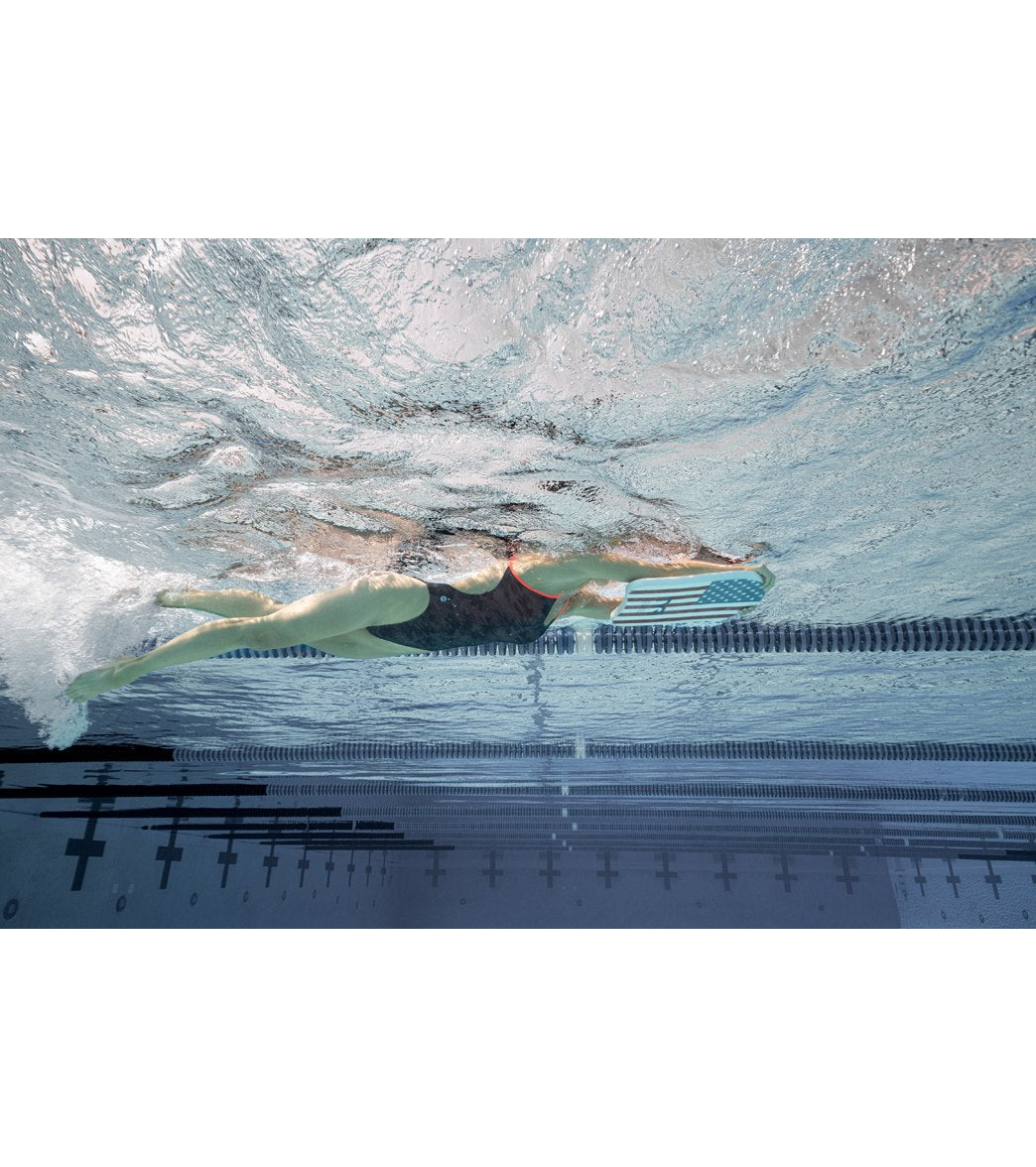 TYR Classic USA Kickboard