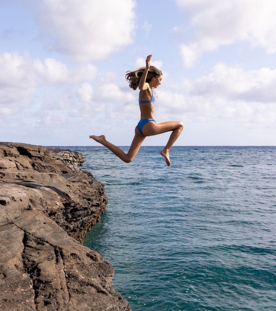 Nike Women's Essential Cheeky Bikini Bottom