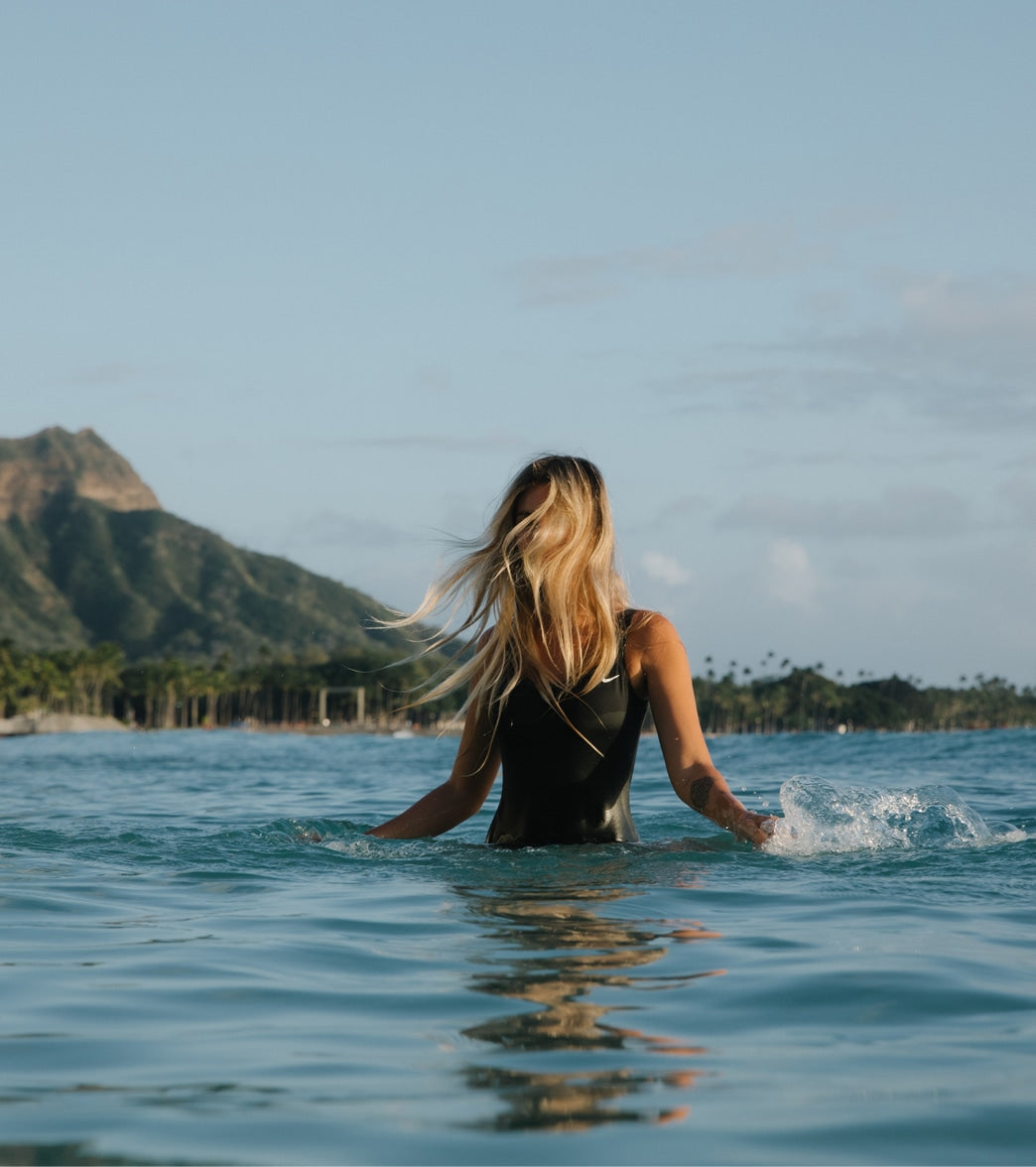 Nike Women's Essential Solid U Back One Piece Swimsuit