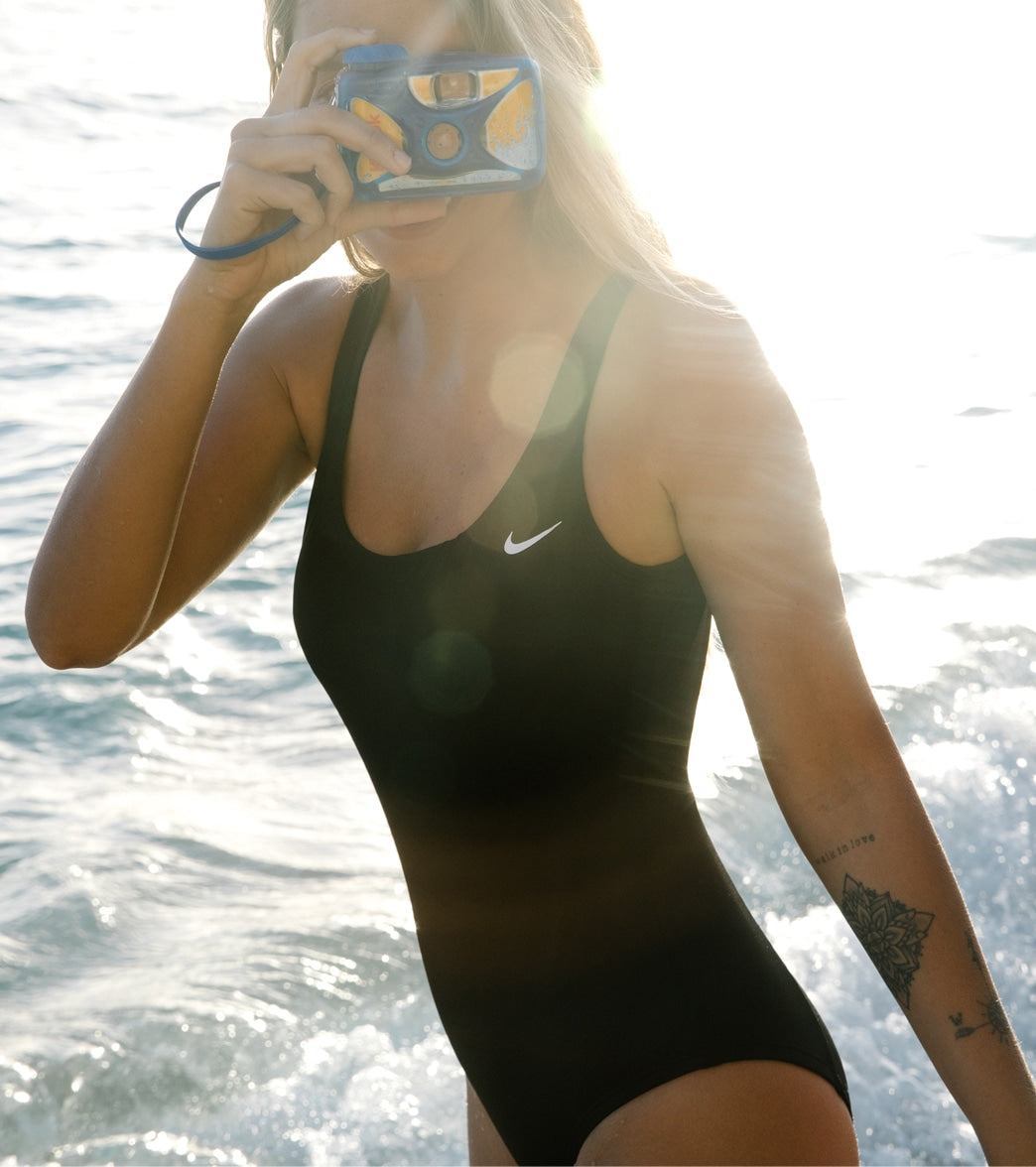 Nike Women's Essential Solid U Back One Piece Swimsuit
