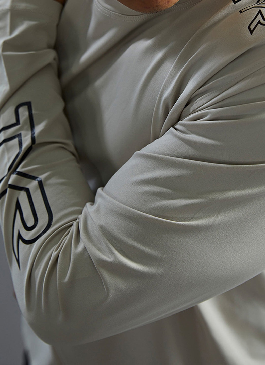 TYR Men's SunDefense Long Sleeve UPF 50+ Swim Shirt