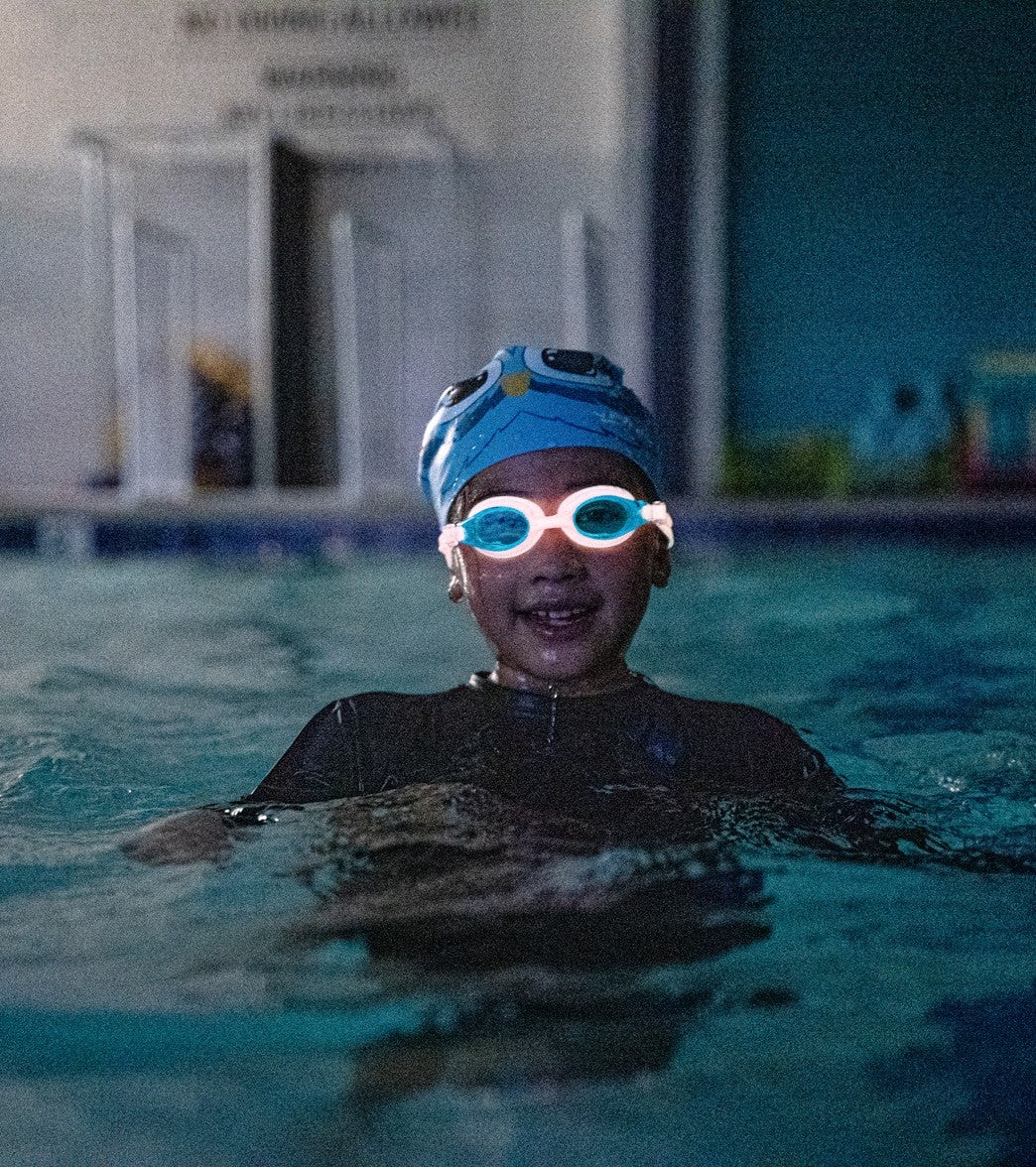 FINIS Kids' FlowGlow Glow-in-the-Dark Goggle