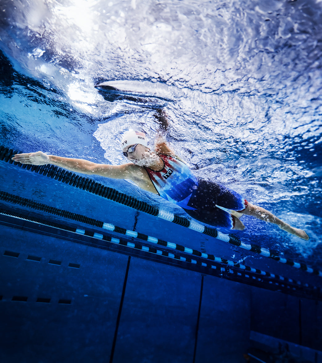 TYR Women's Venzo USA Closed Back Tech Suit Swimsuit