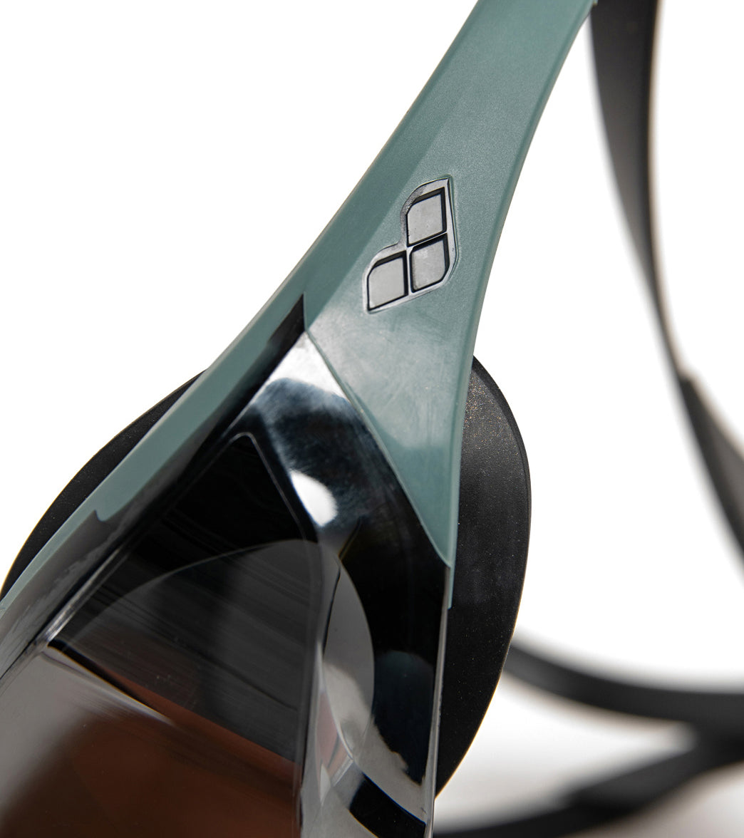 Arena Cobra Edge Swipe Mirrored Goggle