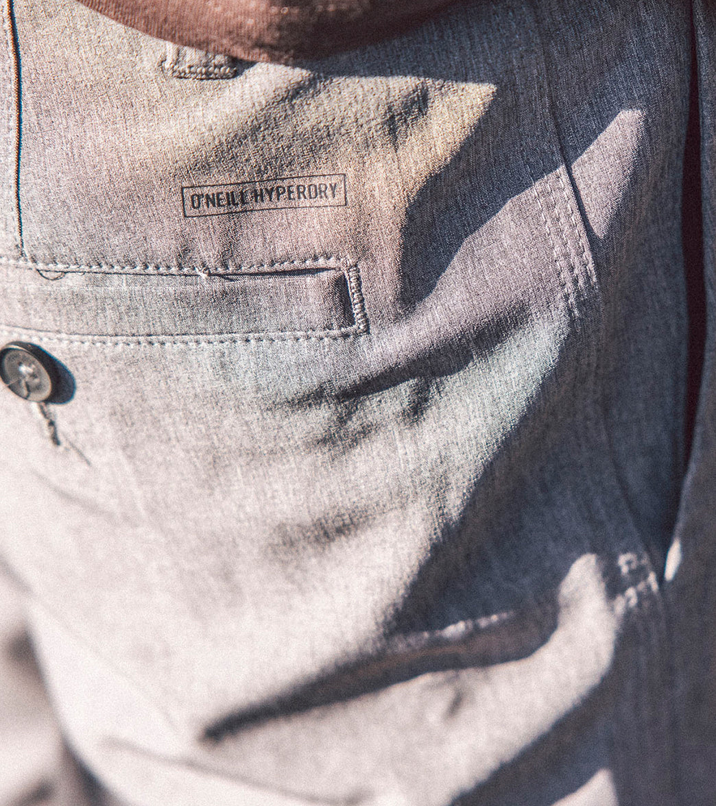 O'Neill Men's 19" Reserve Heather Hybrid Shorts