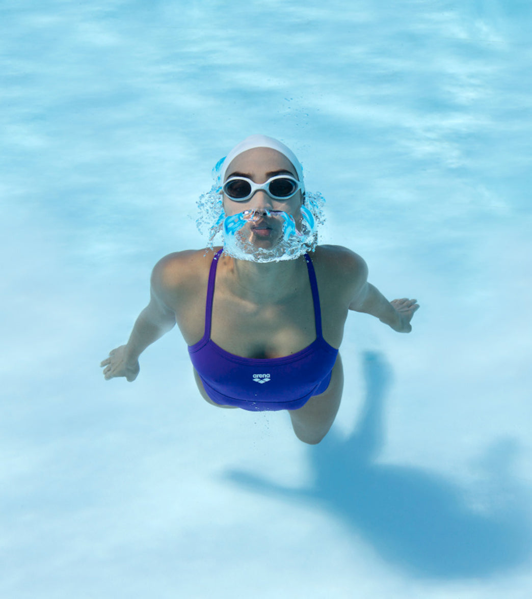 Arena Women's Solid Light Drop Back Chlorine Resistant One Piece Swimsuit