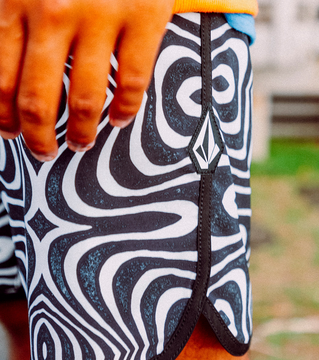 Volcom Men's 19" Lido Print Scallop Mod Board Shorts