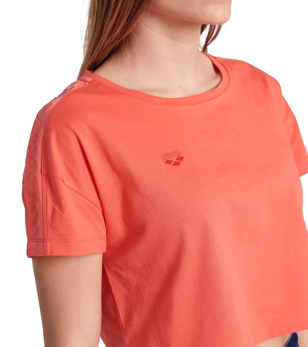 Arena Women's Corrine Team Cropped Tee