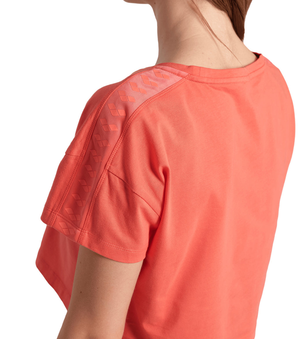 Arena Women's Corrine Team Cropped Tee
