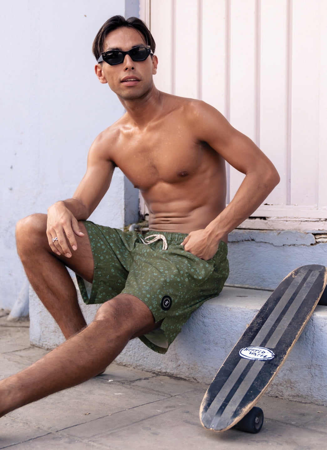 Eidon Men's 17"Tiny Sea Volley Swim Trunks