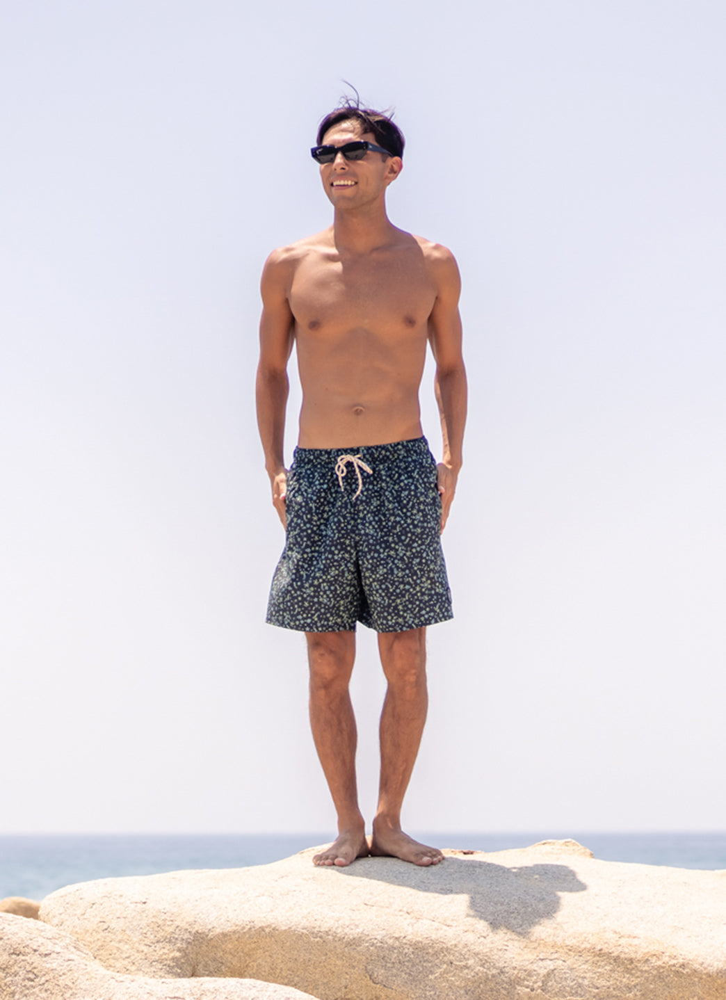 Eidon Men's 17"Tiny Sea Volley Swim Trunks