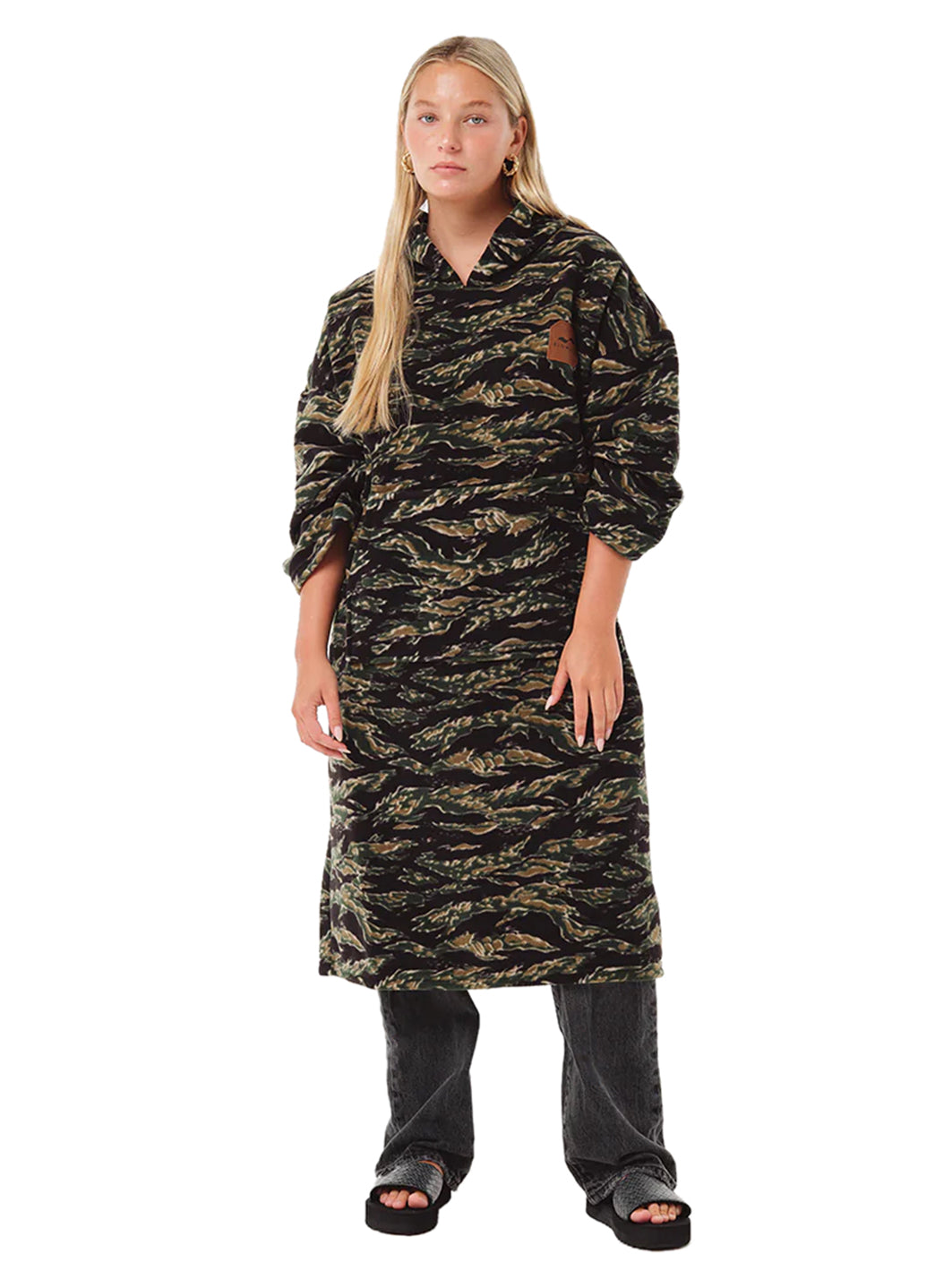 Slowtide Major Everyday Chilling Fleece Poncho