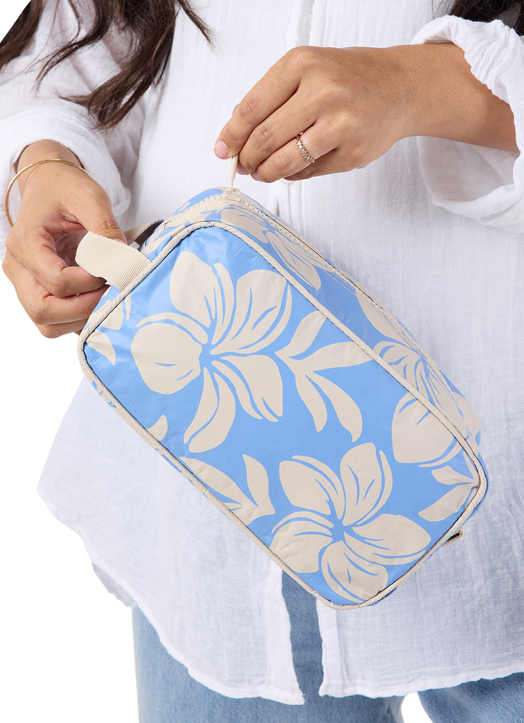 ALOHA Women's Plumeria Dreams Dopp Kit