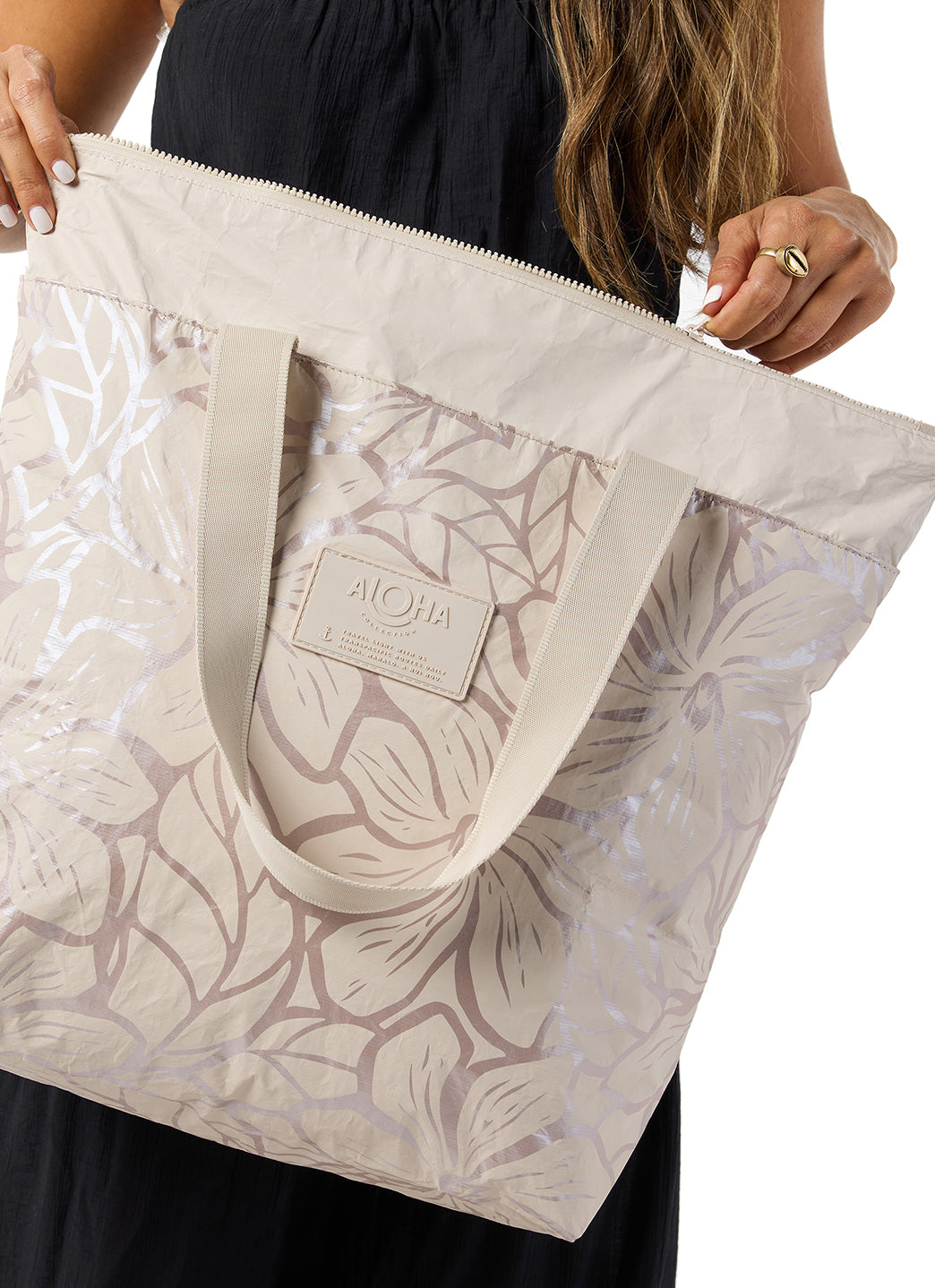 ALOHA Women's Backyard Day Tripper Tote